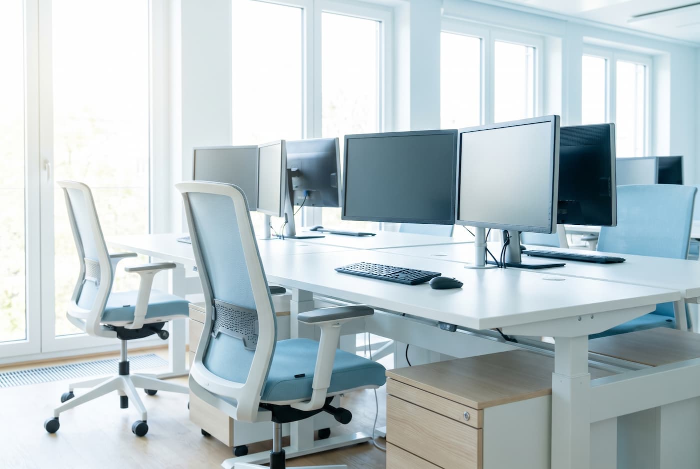 Büroreinigung Schreibtische – Inamclean
