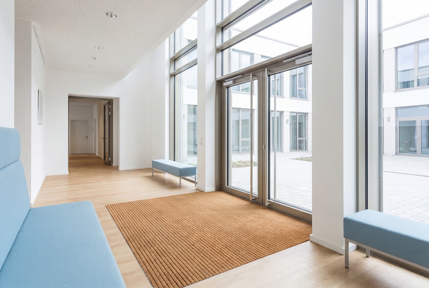 Eingangsbereich Gebäudereinigung – Inamclean